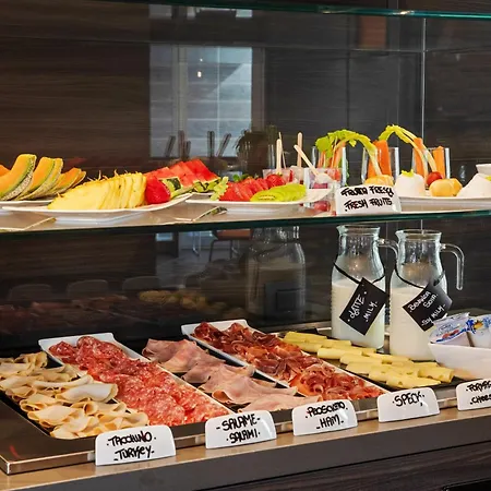 Campanile Venice Hotell 3*