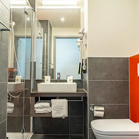 Campanile Venice Hotell 3*