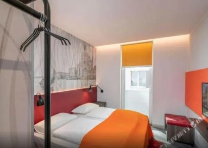 Campanile Venice Otel 3*