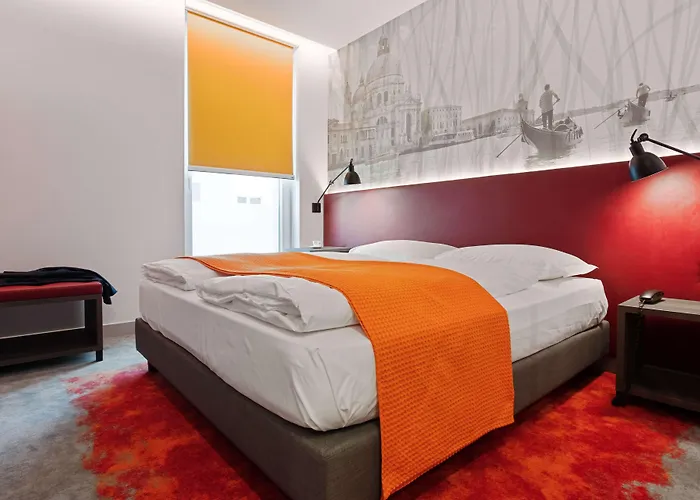 Campanile Venice Hotel