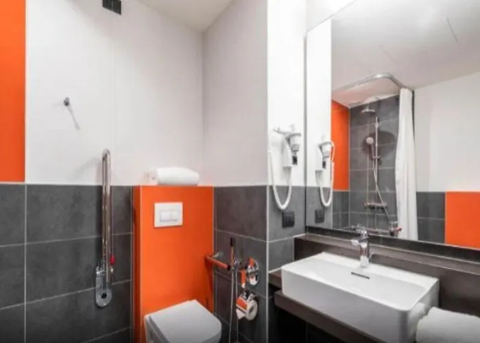 Campanile Venice Hotel